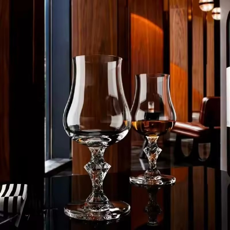 1PCS Burgundy Bordeaux Style U - Crystal Wine Glass recensione e prezzo