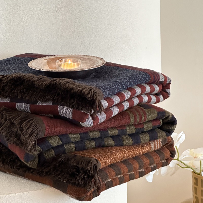 Cozy Vintage Throw Blanket: 10 - Cashmere Throw Blanket recensione e prezzo