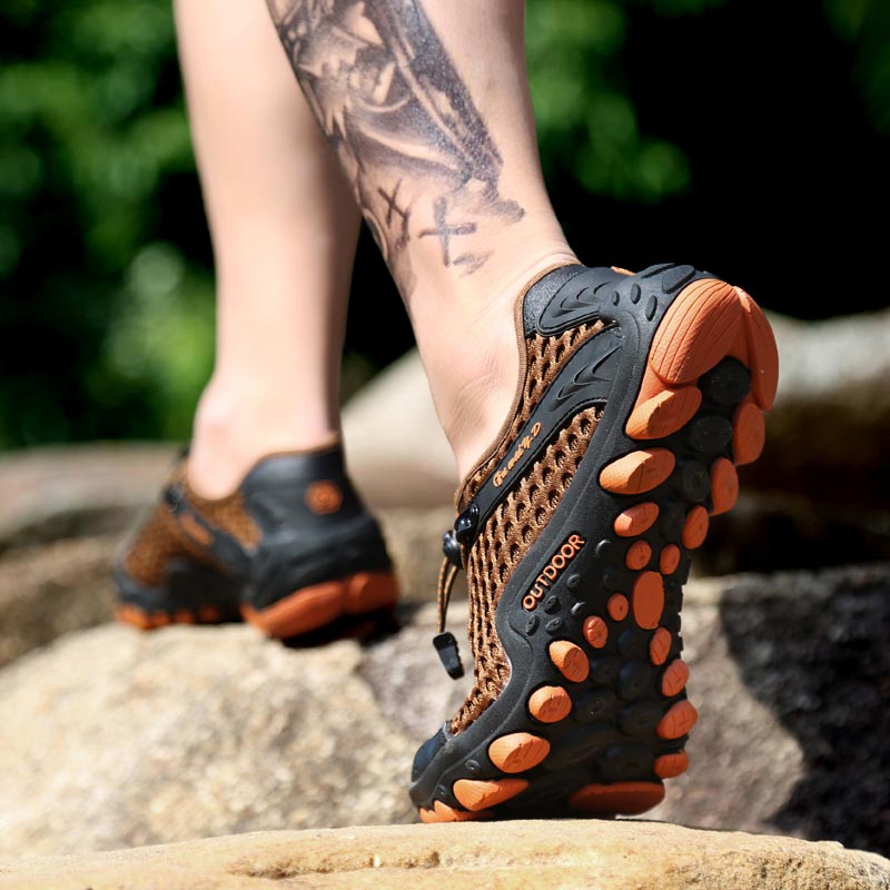 trekking mountain mens sports  - Luxury Lifestyle Resorts recensione e prezzo