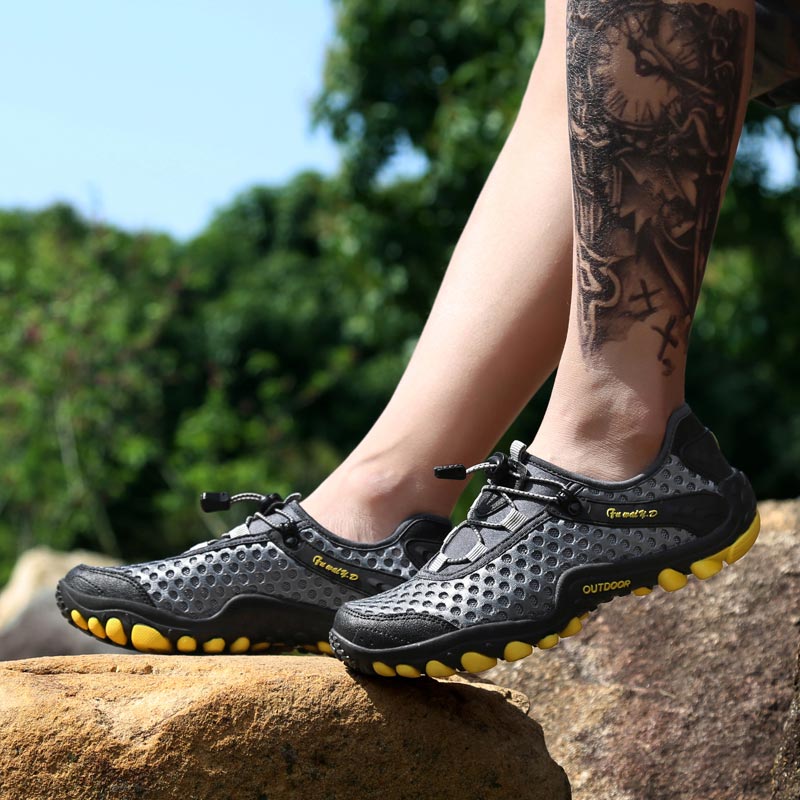 trekking mountain mens sports  - Luxury Lifestyle Resorts recensione e prezzo