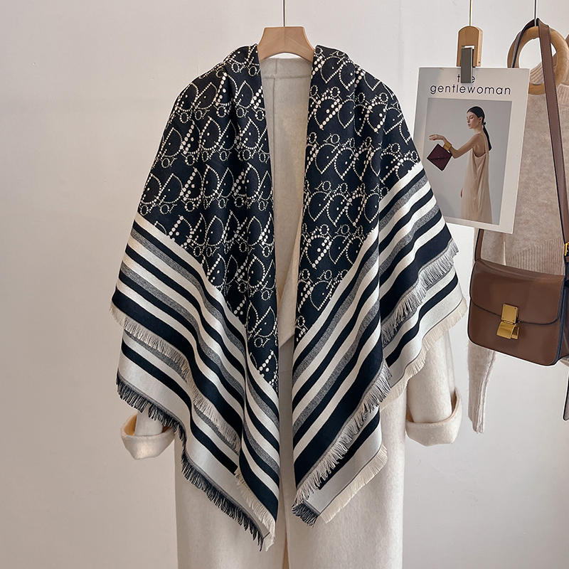 Elegant Striped Design Scarf I - Cashmere Throw Blanket recensione e prezzo