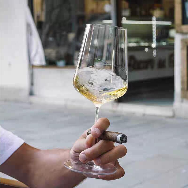 1PCS Burgundy Bordeaux Style U - Crystal Wine Glass recensione e prezzo